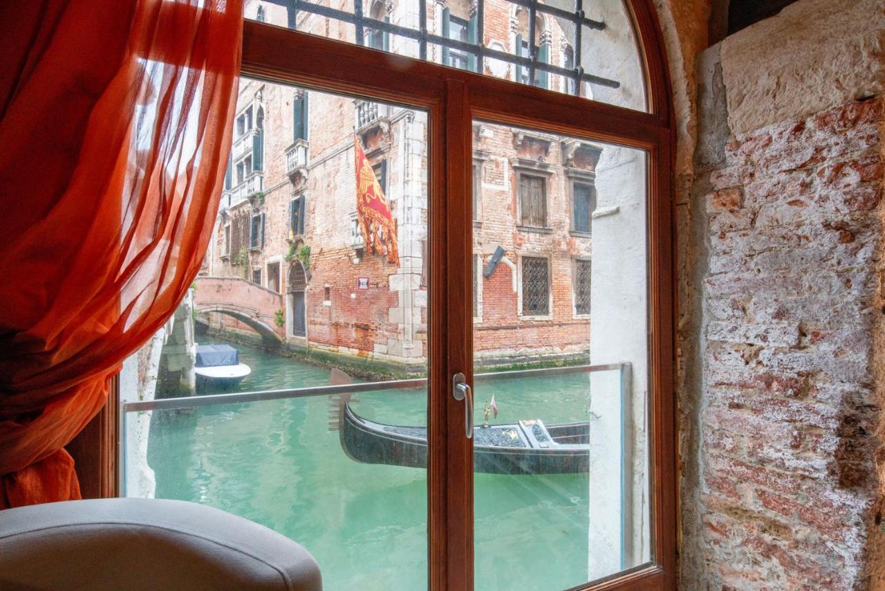 Casa Manina Sul Ponte - Your Private Canal View Venedig Exteriör bild