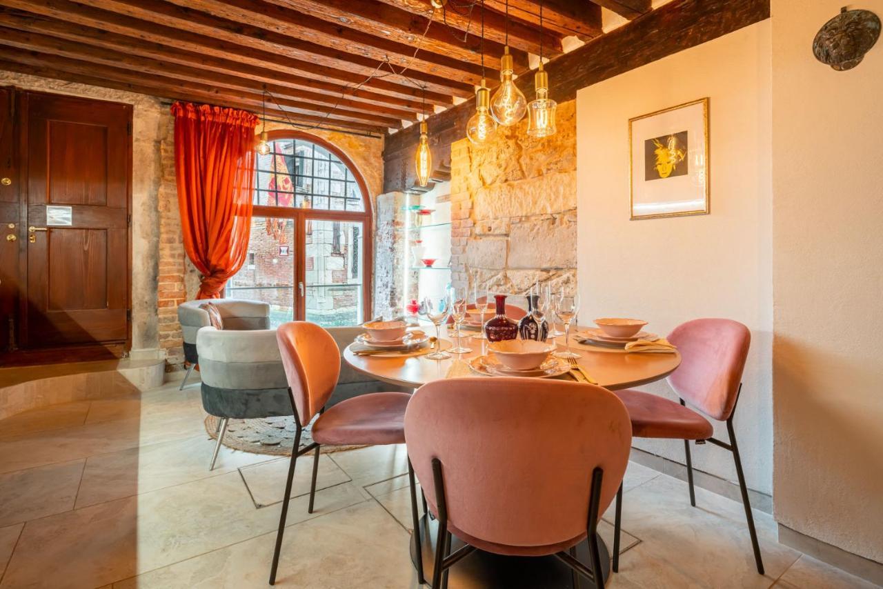 Casa Manina Sul Ponte - Your Private Canal View Venedig Exteriör bild