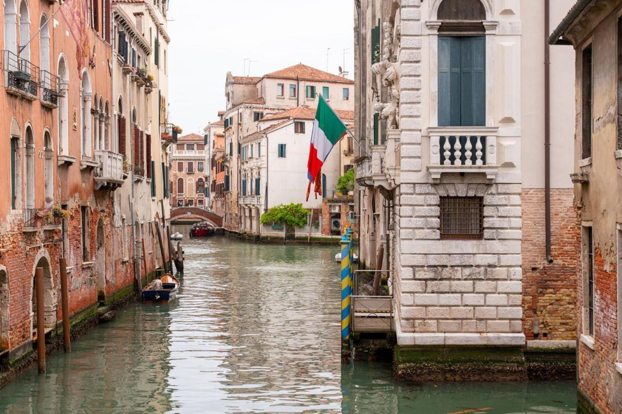 Casa Manina Sul Ponte - Your Private Canal View Venedig Exteriör bild