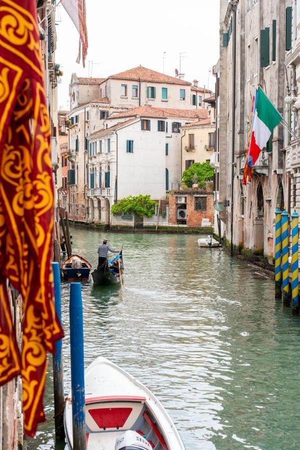 Casa Manina Sul Ponte - Your Private Canal View Venedig Exteriör bild