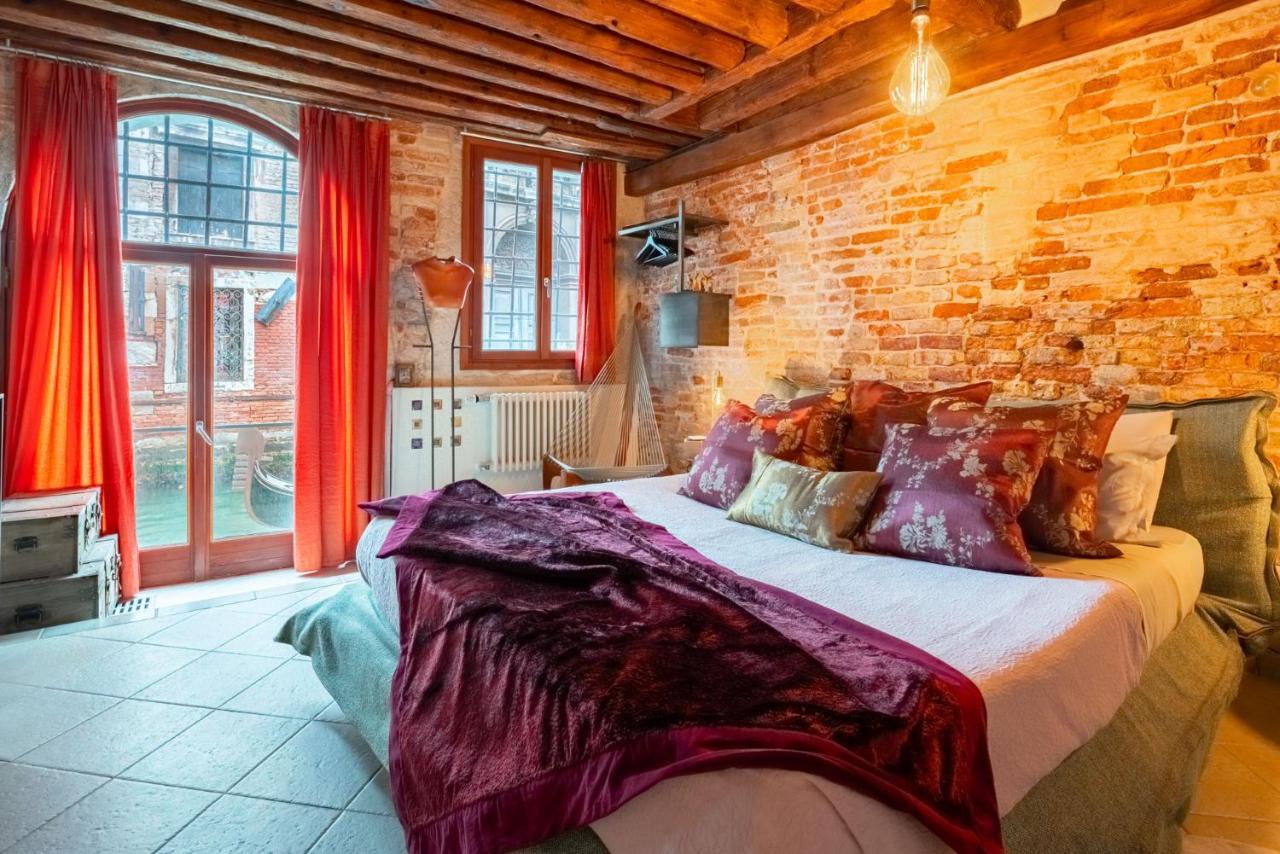 Casa Manina Sul Ponte - Your Private Canal View Venedig Exteriör bild