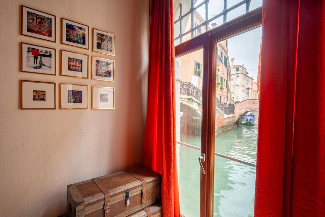 Casa Manina Sul Ponte - Your Private Canal View Venedig Exteriör bild