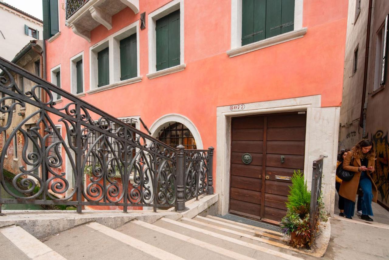 Casa Manina Sul Ponte - Your Private Canal View Venedig Exteriör bild