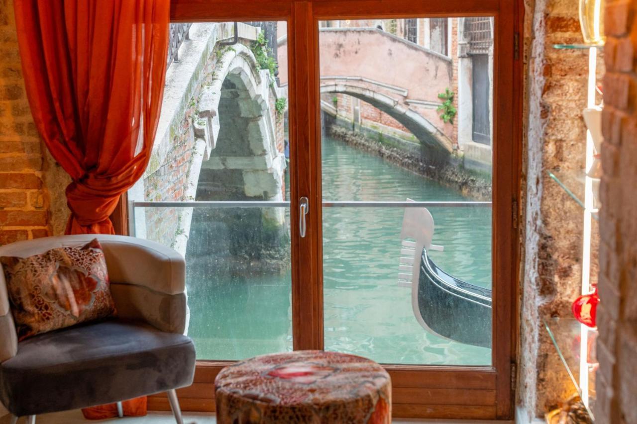 Casa Manina Sul Ponte - Your Private Canal View Venedig Exteriör bild
