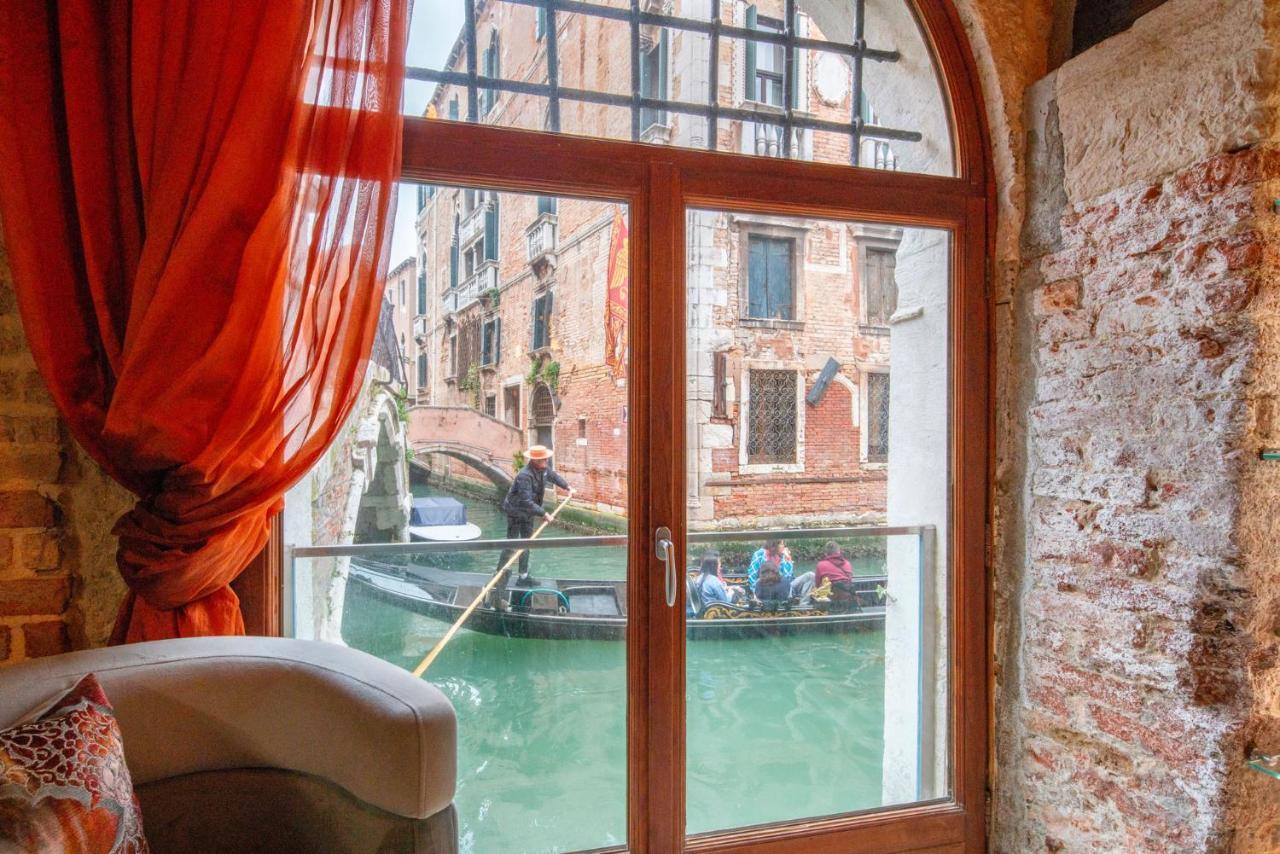 Casa Manina Sul Ponte - Your Private Canal View Venedig Exteriör bild
