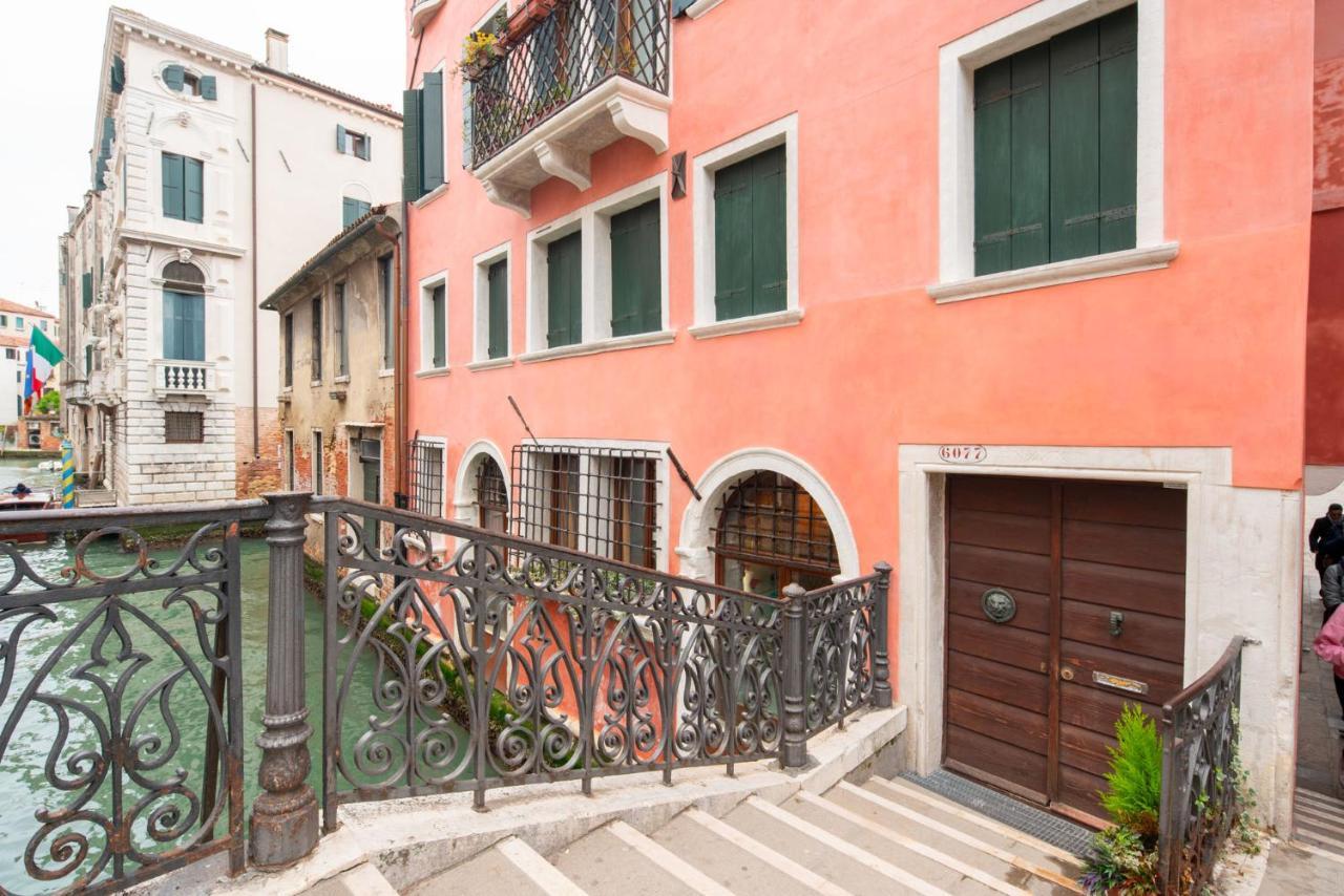 Casa Manina Sul Ponte - Your Private Canal View Venedig Exteriör bild
